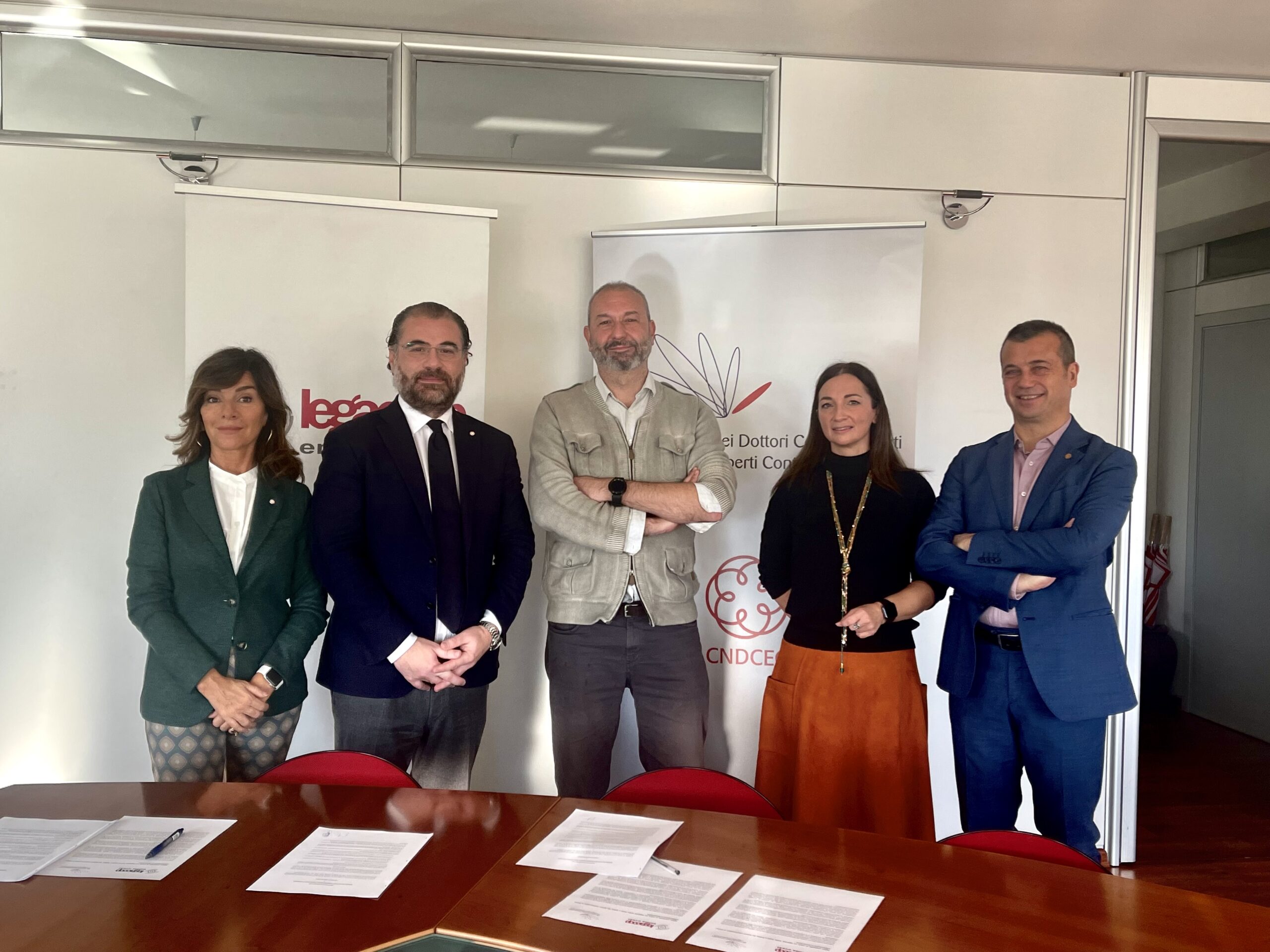 Scopri di più sull'articolo Siglato protocollo di intesa tra Legacoop Emilia Ovest e Ordine dei Dottori Commercialisti di Parma: collaborazione su diversi fronti